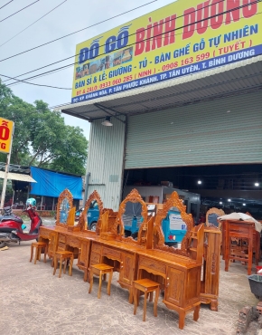 BÀN PHẤN TRÀM BÔNG VÀNG ĐẸP 