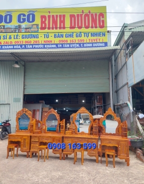 BÀN PHẤN TRÀM BÔNG VÀNG ĐẸP 