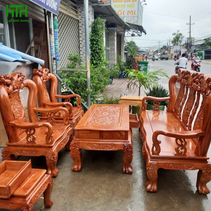 BỘ BÀN GHẾ GỖ HƯƠNG ĐÁ TRIỆN QUỐC ĐÀO CỘT 12