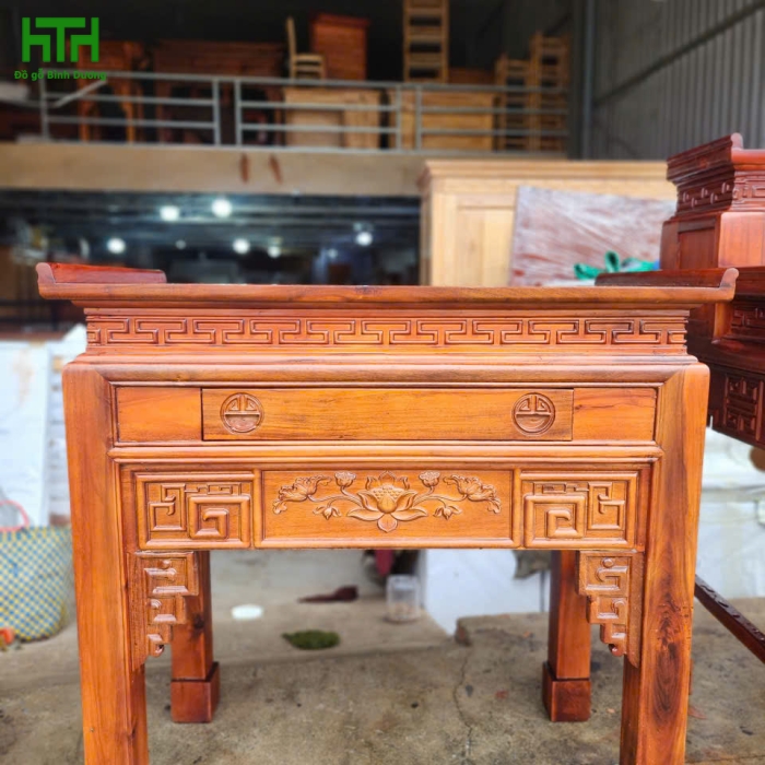 BÀN THỜ 1 TẦNG GỖ TRÀM BÔNG VÀNG LỰA LÕI 1M07 