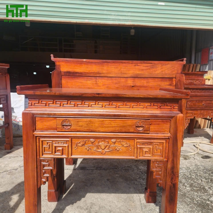 BÀN THỜ 1 TẦNG GỖ TRÀM BÔNG VÀNG LỰA LÕI 1M07 