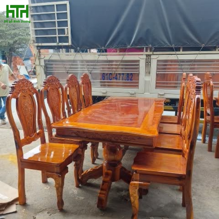 BỘ BÀN ĂN 8 GHẾ TRÀM BÔNG VÀNG TỰA LỚN 