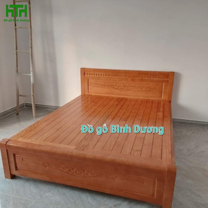 GIƯỜNG GỖ SỒI NGA DÁT PHẢN 1M6 X 2M 