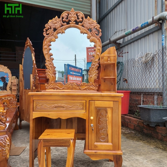 Bàn phấn gỗ tràm bông vàng  kt 80 