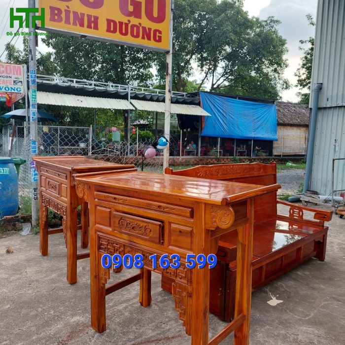 Bàn thờ gia tiên ngang 1m27 gỗ tràm bông vàng 