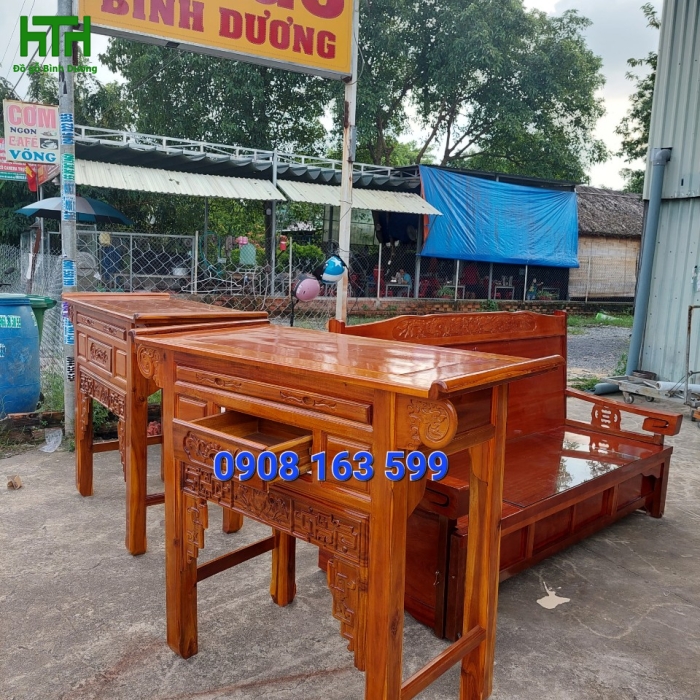 Bàn thờ gia tiên ngang 1m27 gỗ tràm bông vàng 