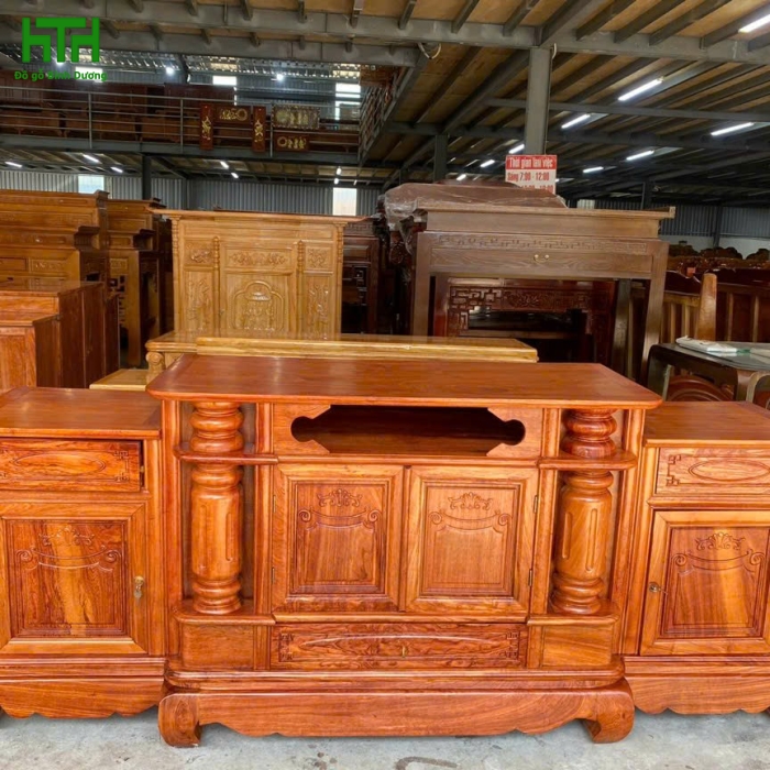 KỆ TI VI GỖ GÕ ĐỎ MẪU CỘT NHO 2M 
