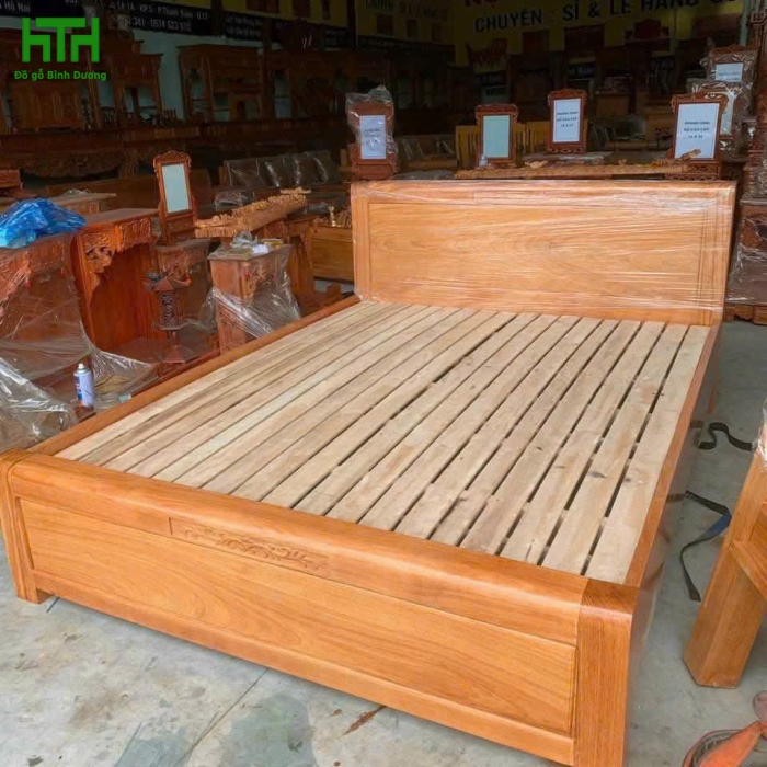 GIƯỜNG GÕ ĐỎ 1M8 X 2M DÁT THƯỜNG 